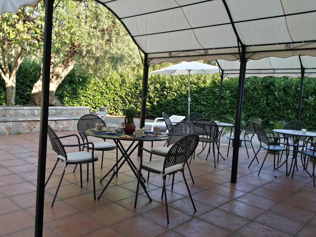 מונופולי Villa Carenza מראה חיצוני תמונה